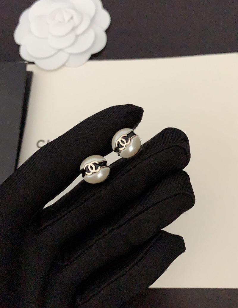 Ch**el earrings